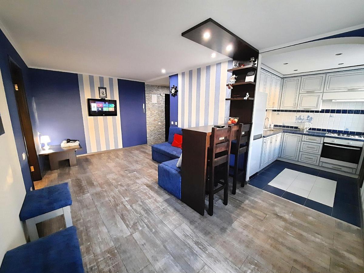 Sea Style - Сеть Апартаментов Alex Apartments Бесконтактное Заселение 24-7 ポルタヴァ エクステリア 写真